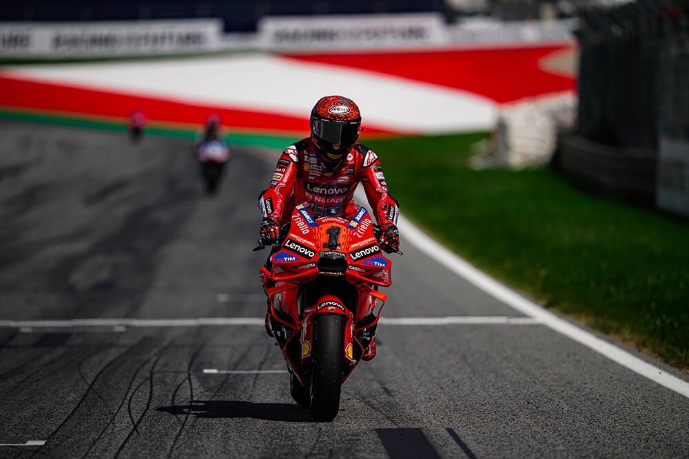 Aragon Bagnaia Il Faut Garder Les Pieds Sur Terre