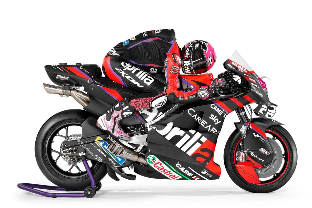 L Aprilia Officielle A Ses Couleurs