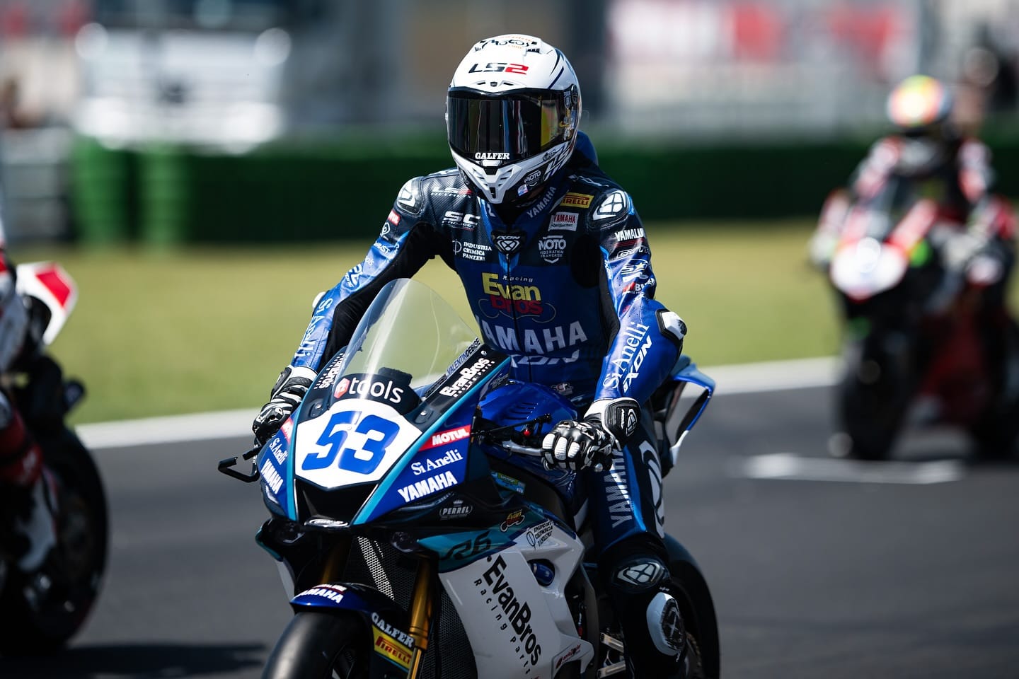 Valentin Debise sur le podium à Misano