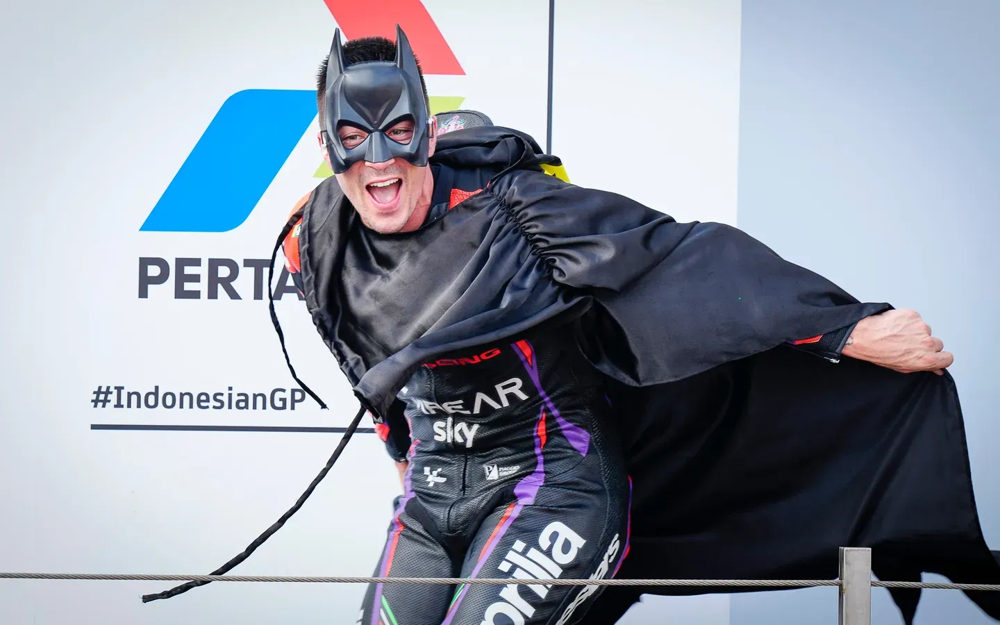 « Je suis le Batman de l’équipe » : le show Viñales sur le podium de Mandalika