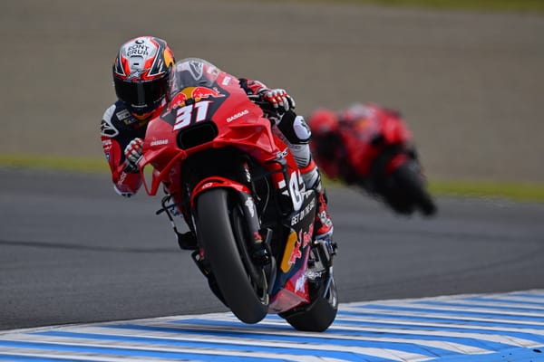 Japon, Q2 MotoGP : Acosta signe la pole sur tapis vert face à Marquez