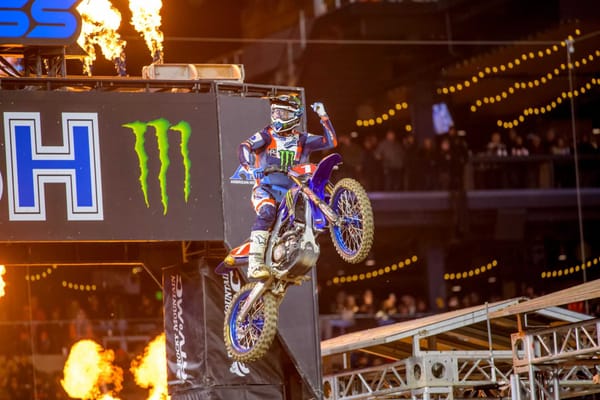 Anaheim II attend Tomac et ses poursuivants